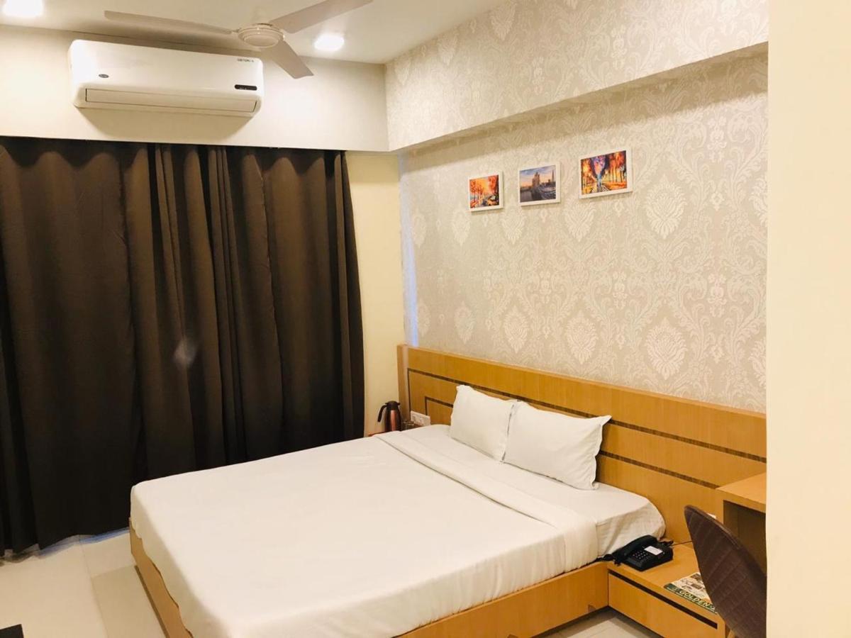 Hotel Golden - I Rāipur Dış mekan fotoğraf